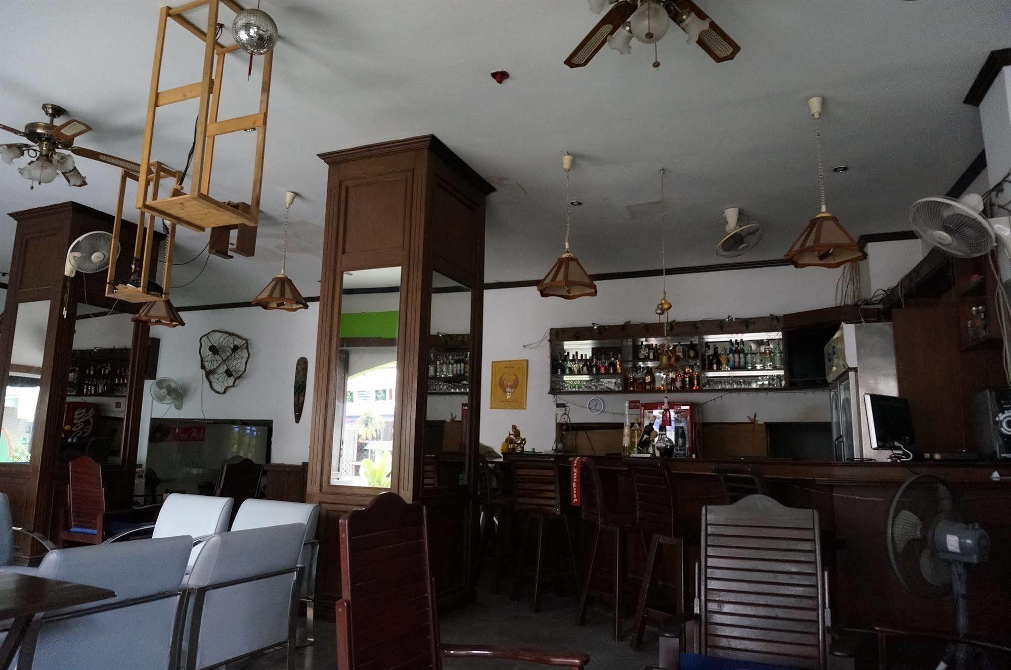 Sand Inn Hotel Hua Hin Exterior photo