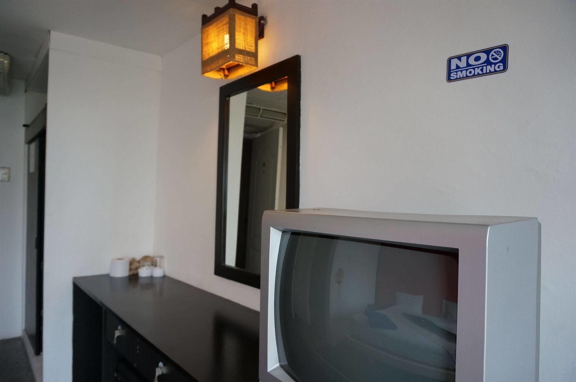 Sand Inn Hotel Hua Hin Exterior photo