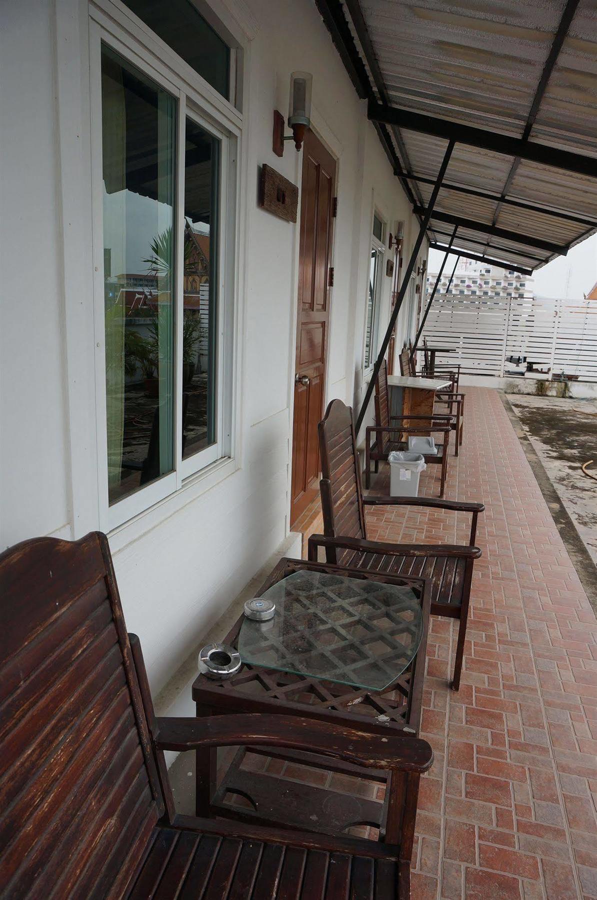 Sand Inn Hotel Hua Hin Exterior photo